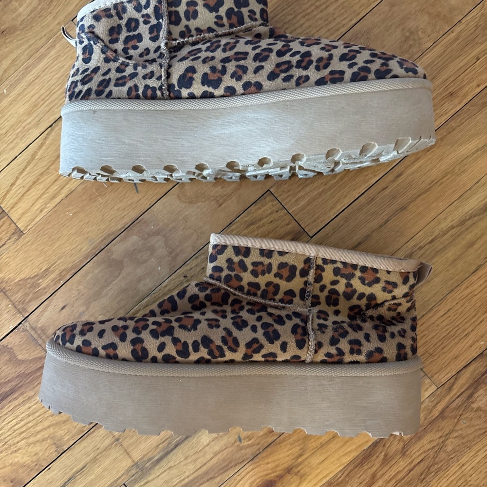 Cozy girl leopard platform boots 9